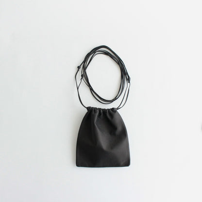 LEATHER SQUARE STRING POUCH #BLACK [A23AB03AE]