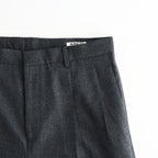 SUPER LIGHT WOOL TWO-TUCK SLACKS #TOP CHARCOAL [A26AP05OS]