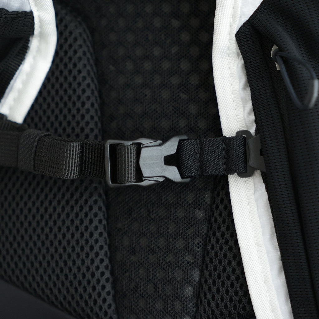 XT 10 #White/Black [LC2859000]