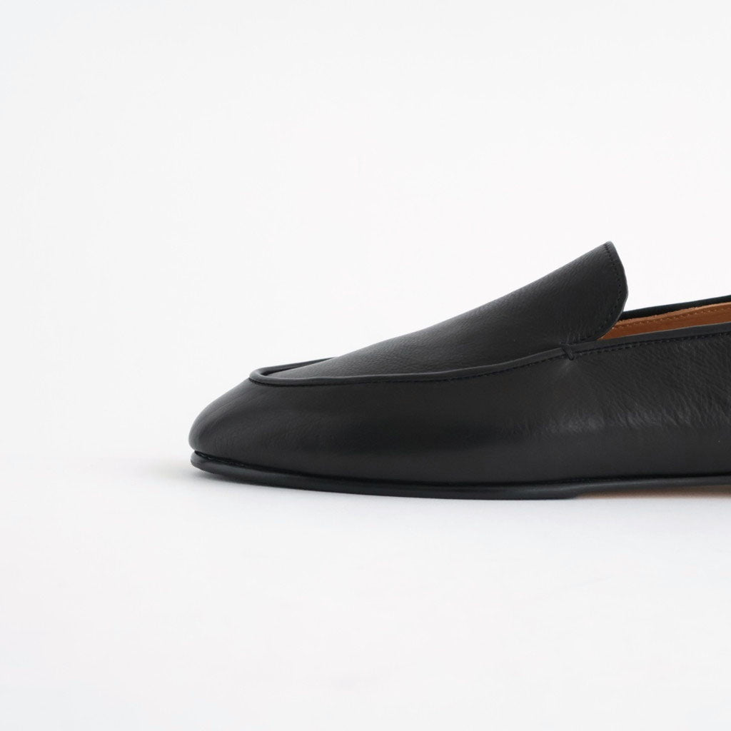 SOFT LEATHER LOAFERS #BLACK [A26AS05QD]
