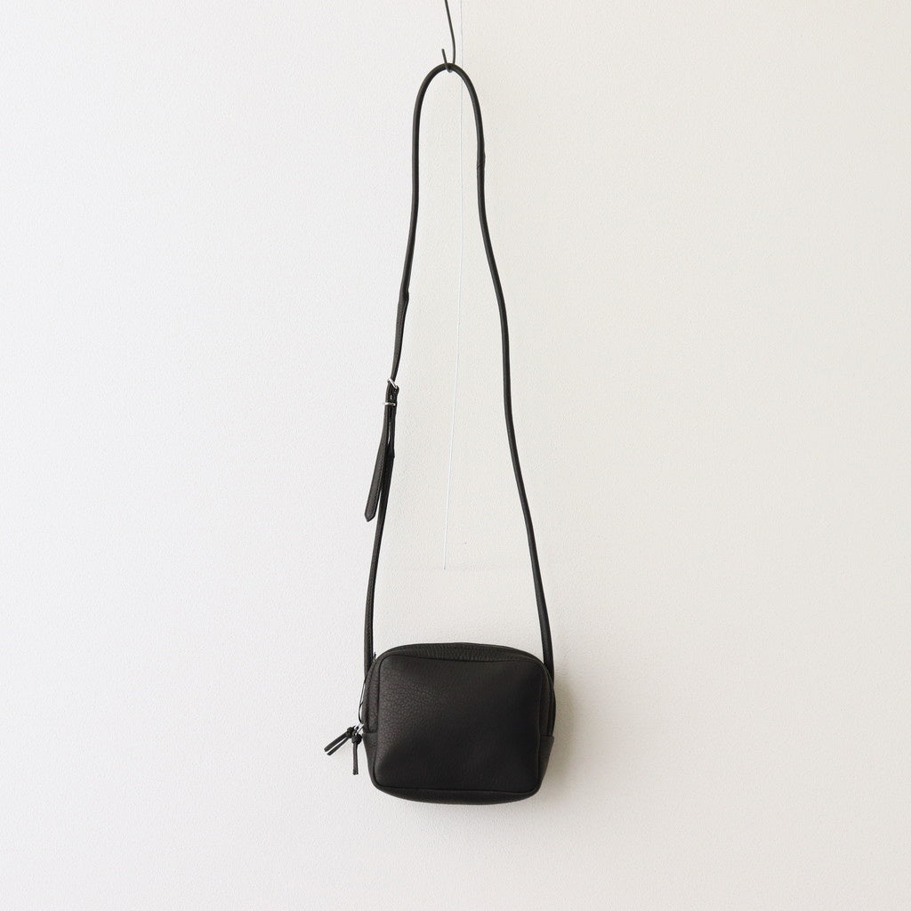 SQUARE SHOULDER #BLACK [DA108]