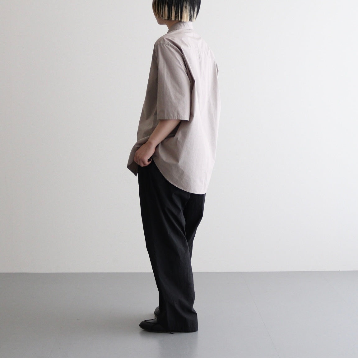 FHFSSH - コットン・ ポリコア タイプライター 半袖シャツ #20 Light Greige [SN_FR0405SH]