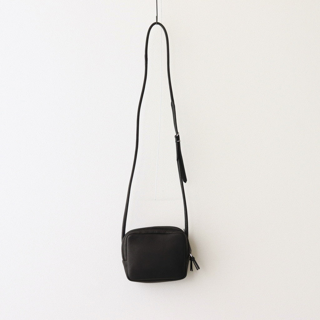 SQUARE SHOULDER #BLACK [DA108]