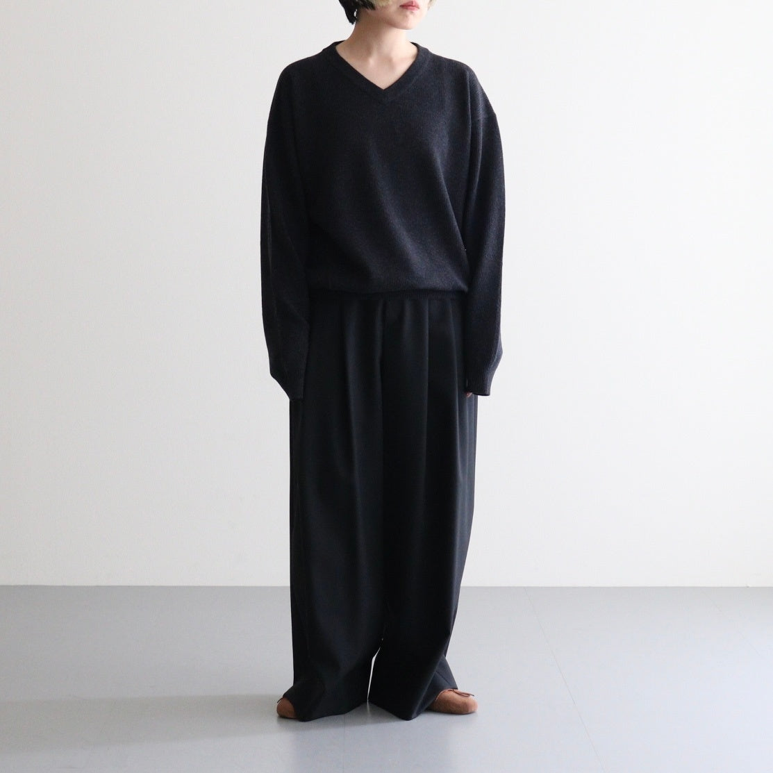 V Neck P/O #CHARCOAL [2503-005] - ciacura 三重県四日市市のセレクト