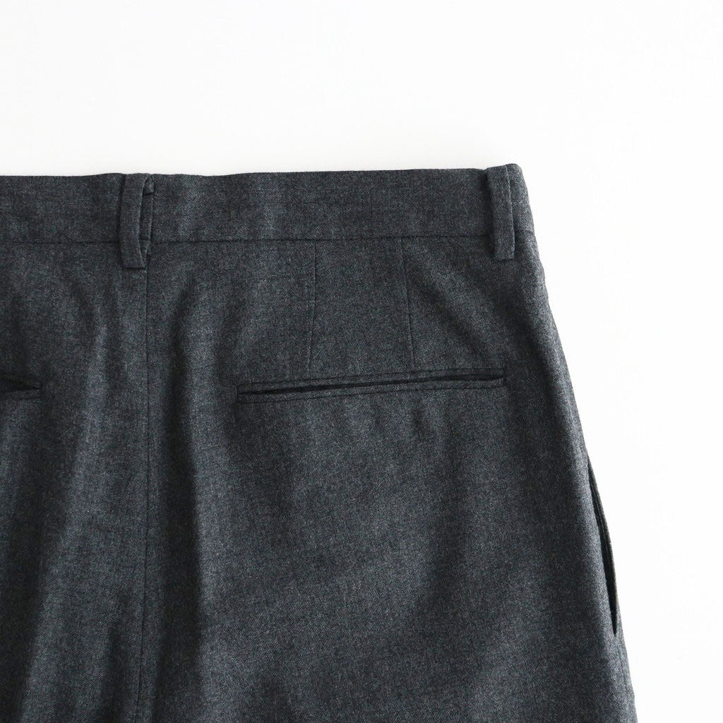 SUPER LIGHT WOOL TWO-TUCK SLACKS #TOP CHARCOAL [A26AP05OS]