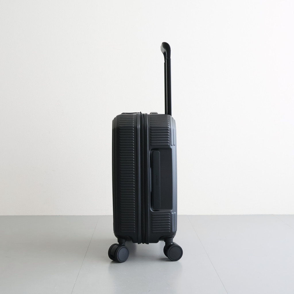 SUITCASE PRO OCTA 30 #GAIA BLACK [PR-5072-011]