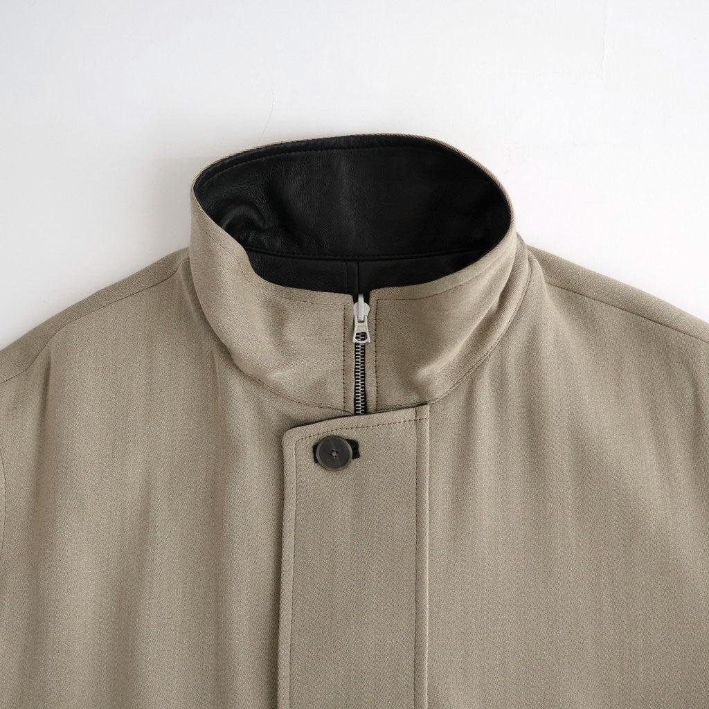REVERSIBLE WOOL TWISTED TWILL / SHEEP LEATHER HALF COAT #KHAKI BEIGE CHAMBRAY × BLACK [A26AC01AN]