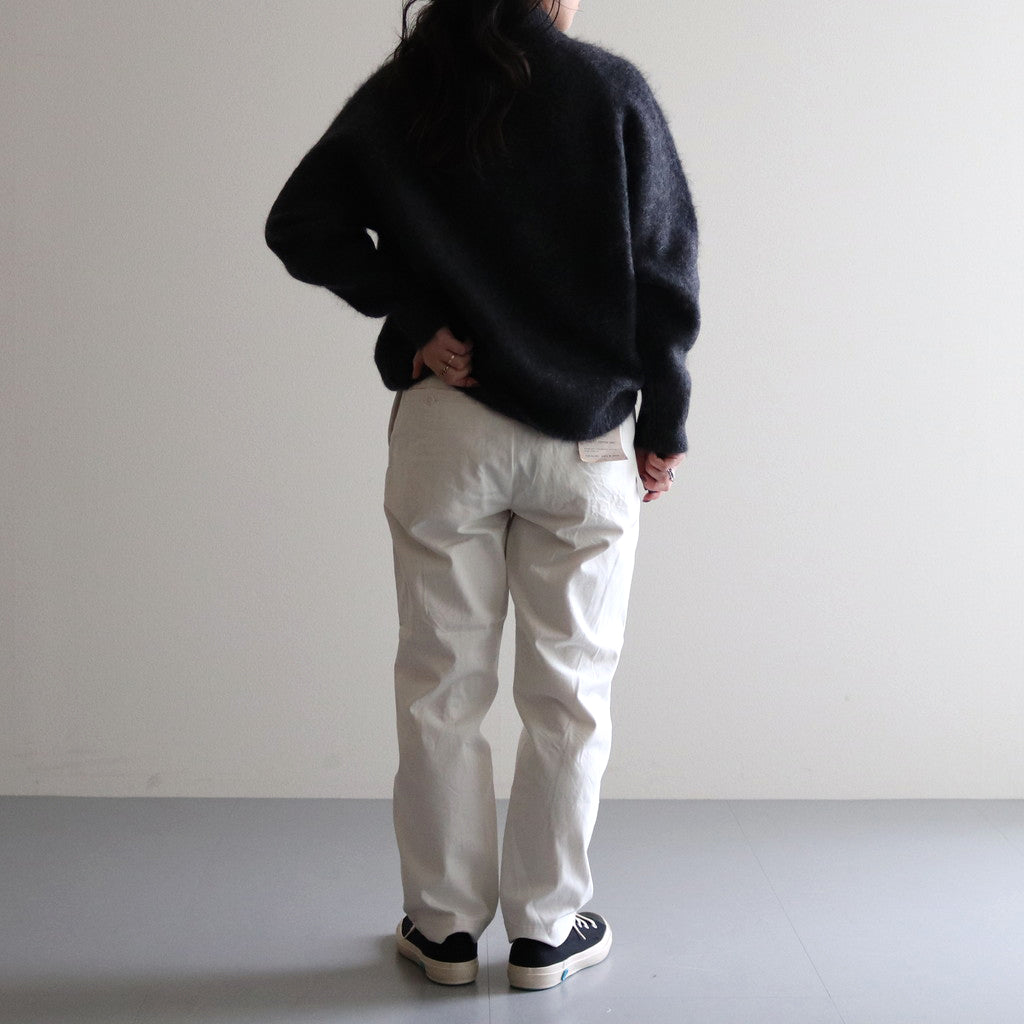 モデル : 身長151cm　着用サイズ : 28