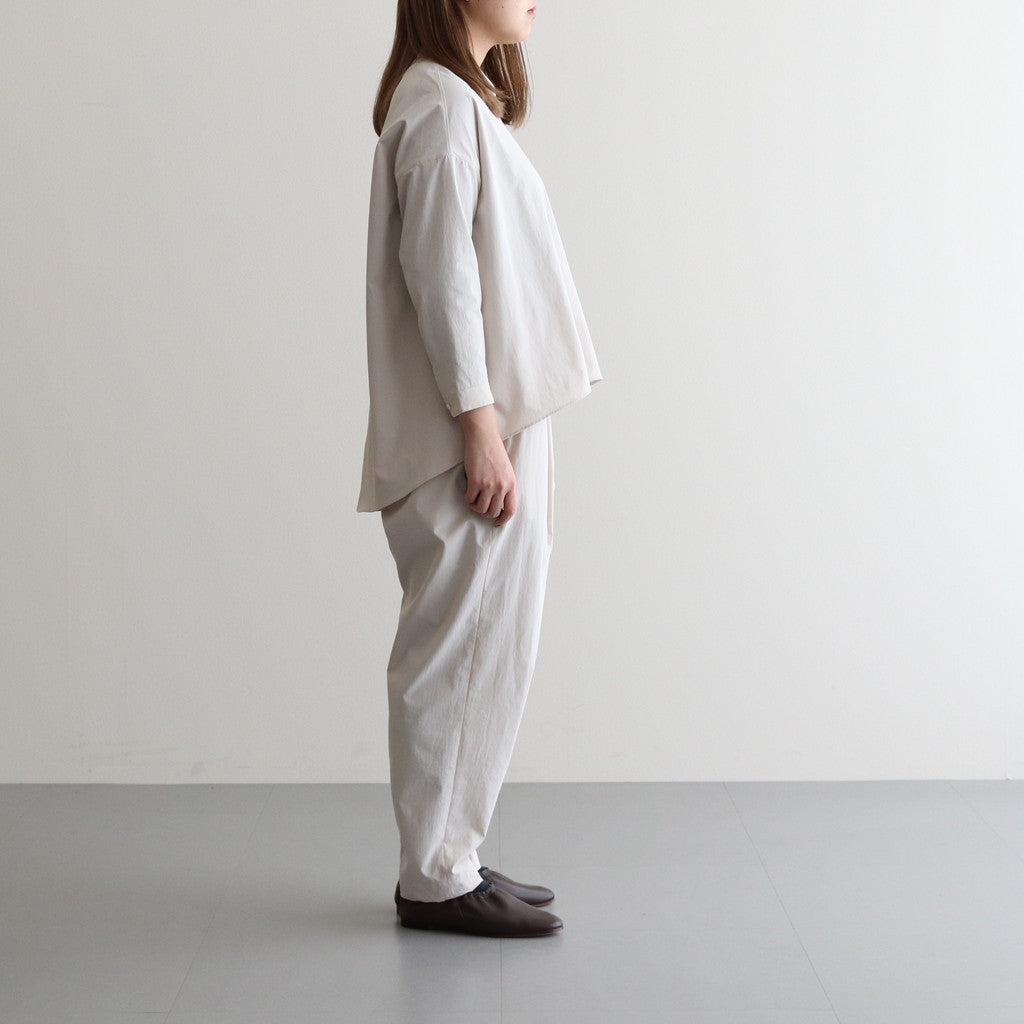 モデル : 身長159cm　着用サイズ : 3