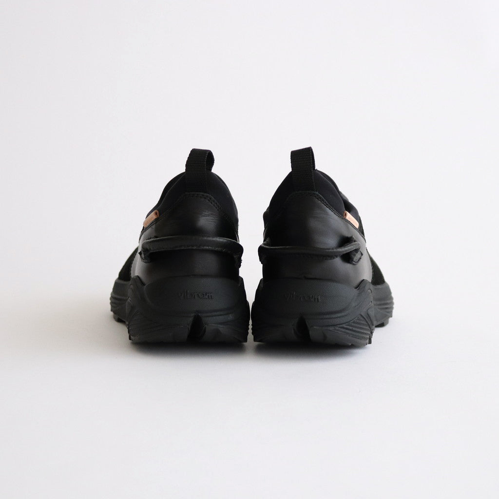 species #black [ur-s-spe]