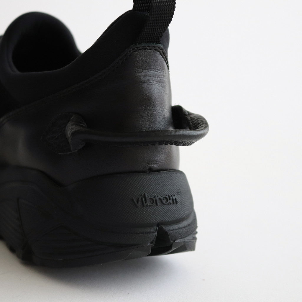 species #black [ur-s-spe]