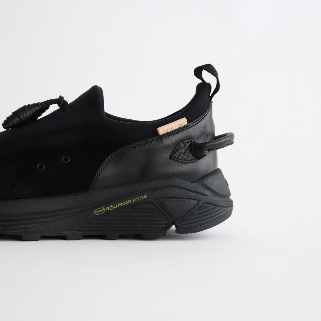 species #black [ur-s-spe]