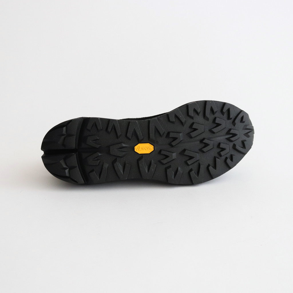 species #black [ur-s-spe]