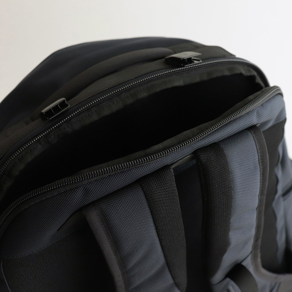 BACKPACK PRO SOLID M #COSMONITE BLACK [PR-1037-031]