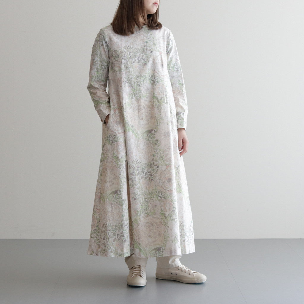 モデル : 身長159cm　着用サイズ : M