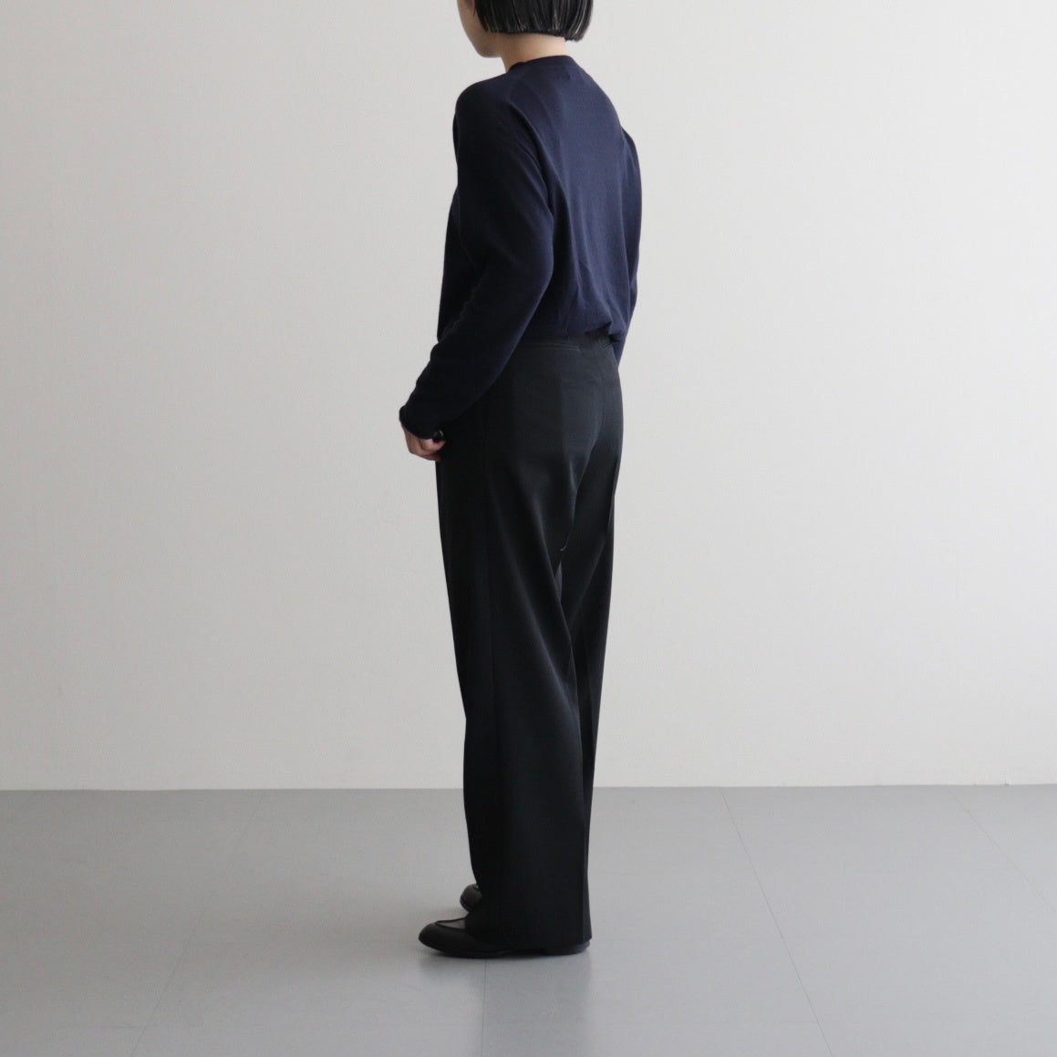 LIGHT WOOL MAX GABARDINE TWO-TUCK SLACKS #TOP BLACK [A26SP09MG