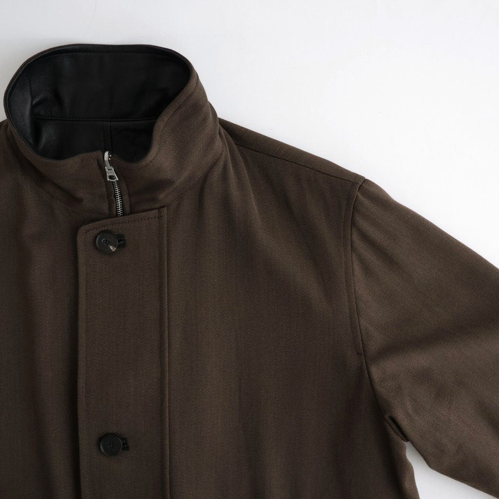 REVERSIBLE WOOL TWISTED TWILL / SHEEP LEATHER HALF COAT #BROWN CHAMBRAY × BLACK [A26AC01AN]