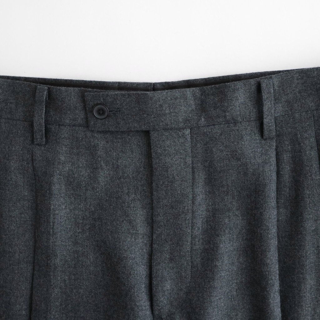 SUPER LIGHT WOOL TWO-TUCK SLACKS #TOP CHARCOAL [A26AP03OS]