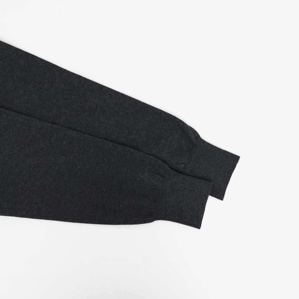 HIGH TWIST WOOL KNIT V-NECK P/O #CHARCOAL [A26AV02CK]