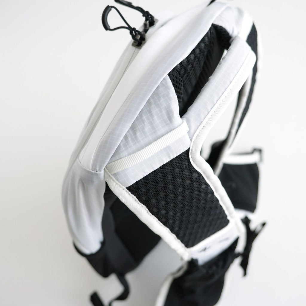 XT 10 #White/Black [LC2859000]