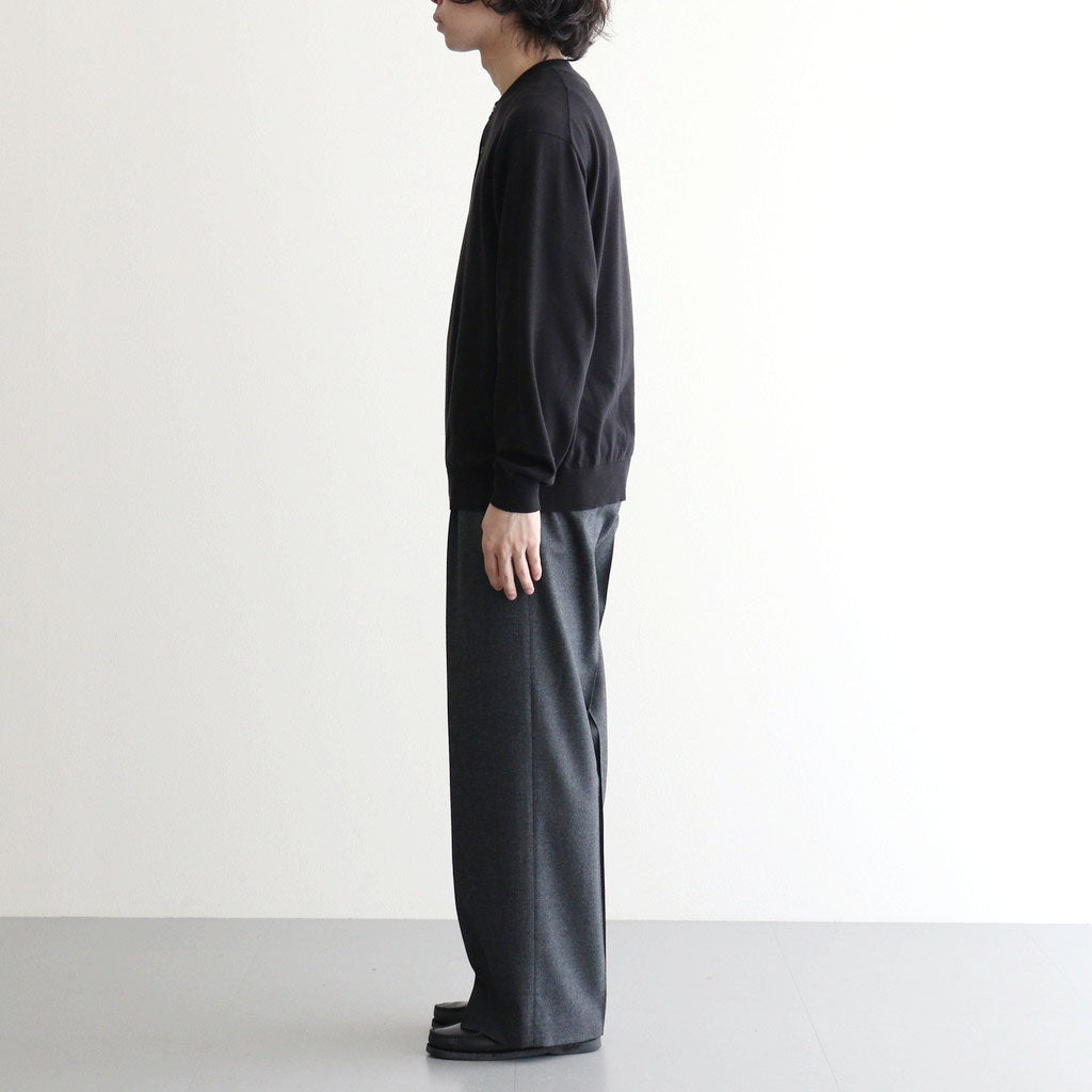SUPER LIGHT WOOL TWO-TUCK SLACKS #TOP CHARCOAL [A26AP05OS]
