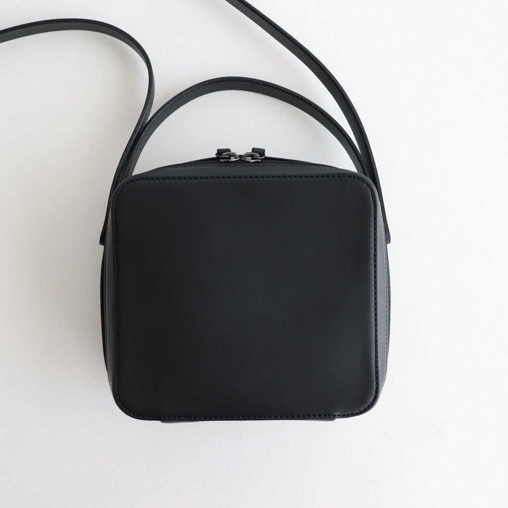 LEATHER SHOULDER BAG MADE BY AETA #BLACK [A25AB03AE]