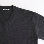 LIGHT CASHMERE KNIT V-NECK P/O #CHARCOAL [A25AV03CJ]