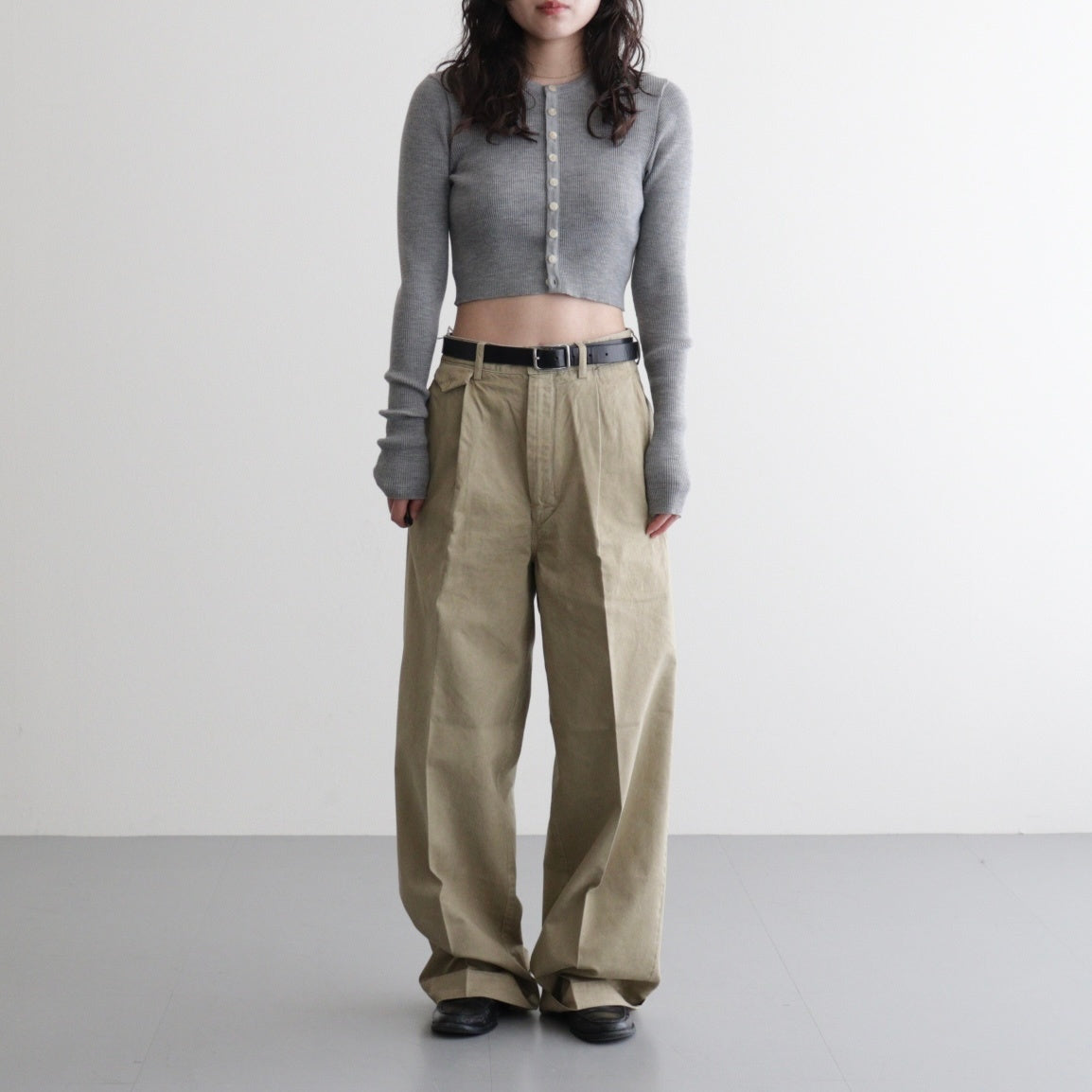 GARMENT-DYED FINX LIGHT CHINO ONE-TUCK WIDE PANTS #BEIGE