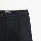 GARMENT-DYED FINX CHINO ONE-TUCK WIDE PANTS #BLACK [A26AP01CP]