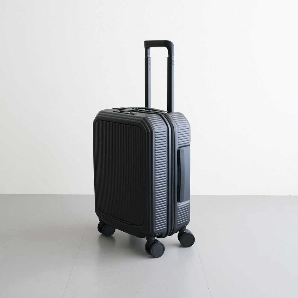 SUITCASE PRO OCTA 30 #GAIA BLACK [PR-5072-011]