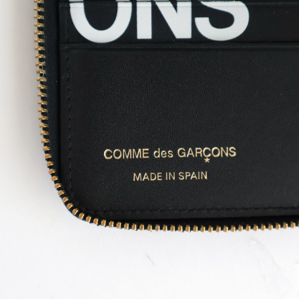 二つ折りZIP財布 - HUGE LOGO #Black [8Z-T021-051]