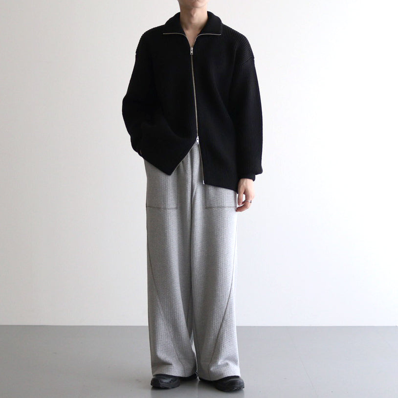 男性モデル(ハラ):172cm 58kg 着用サイズ：1