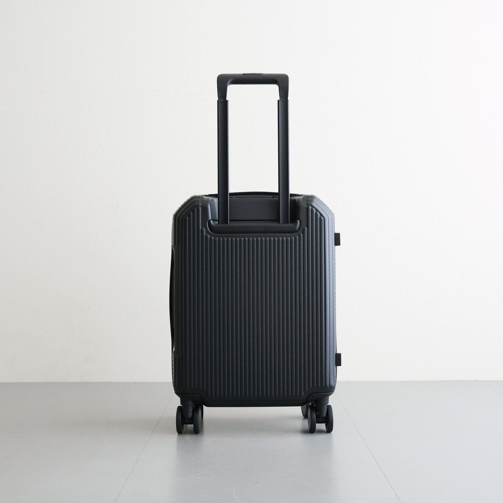SUITCASE PRO OCTA 30 #GAIA BLACK [PR-5072-011]