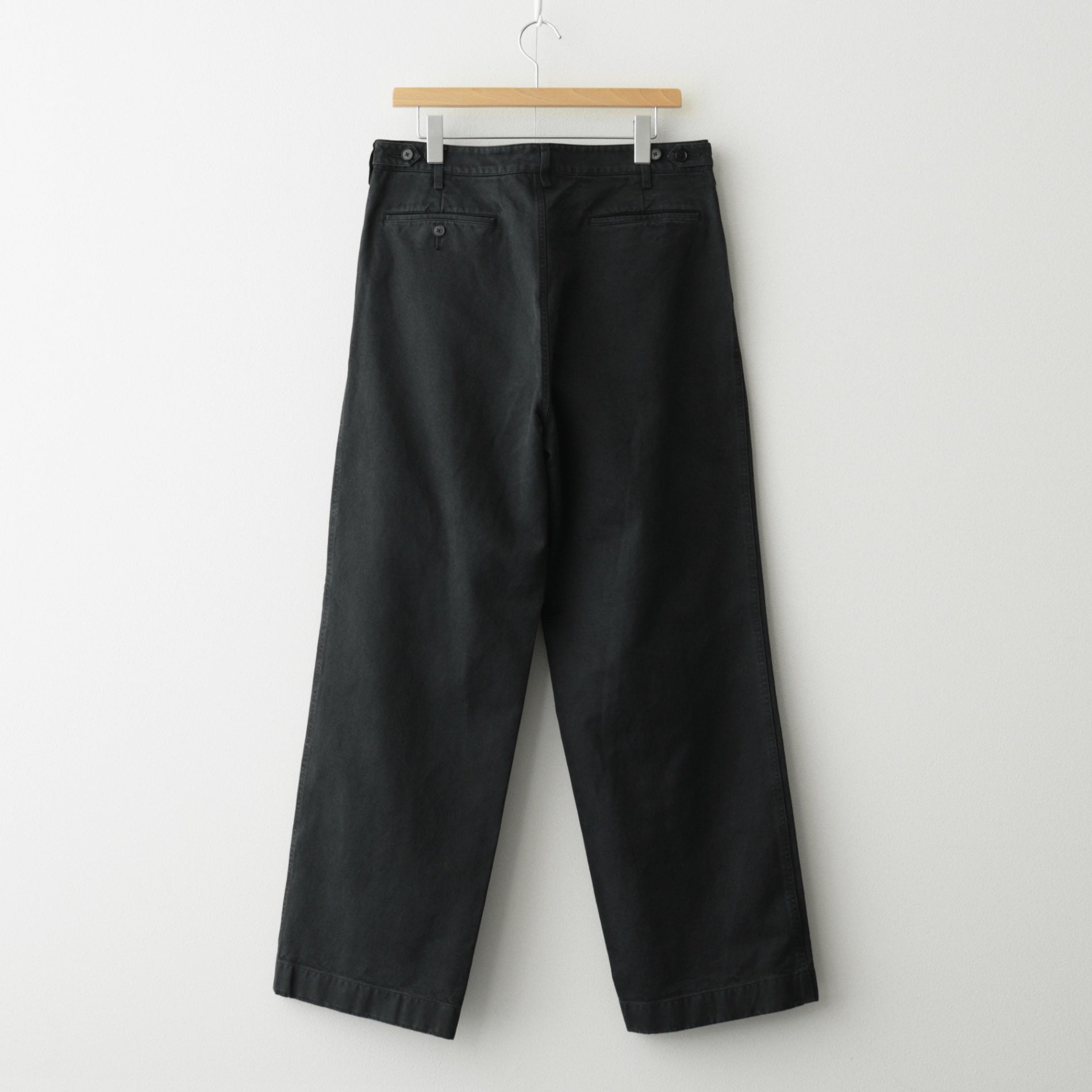 PRODUCT DYED FINX CHINO ONE-TUCK PANTS #BLACK [A25AP01CP