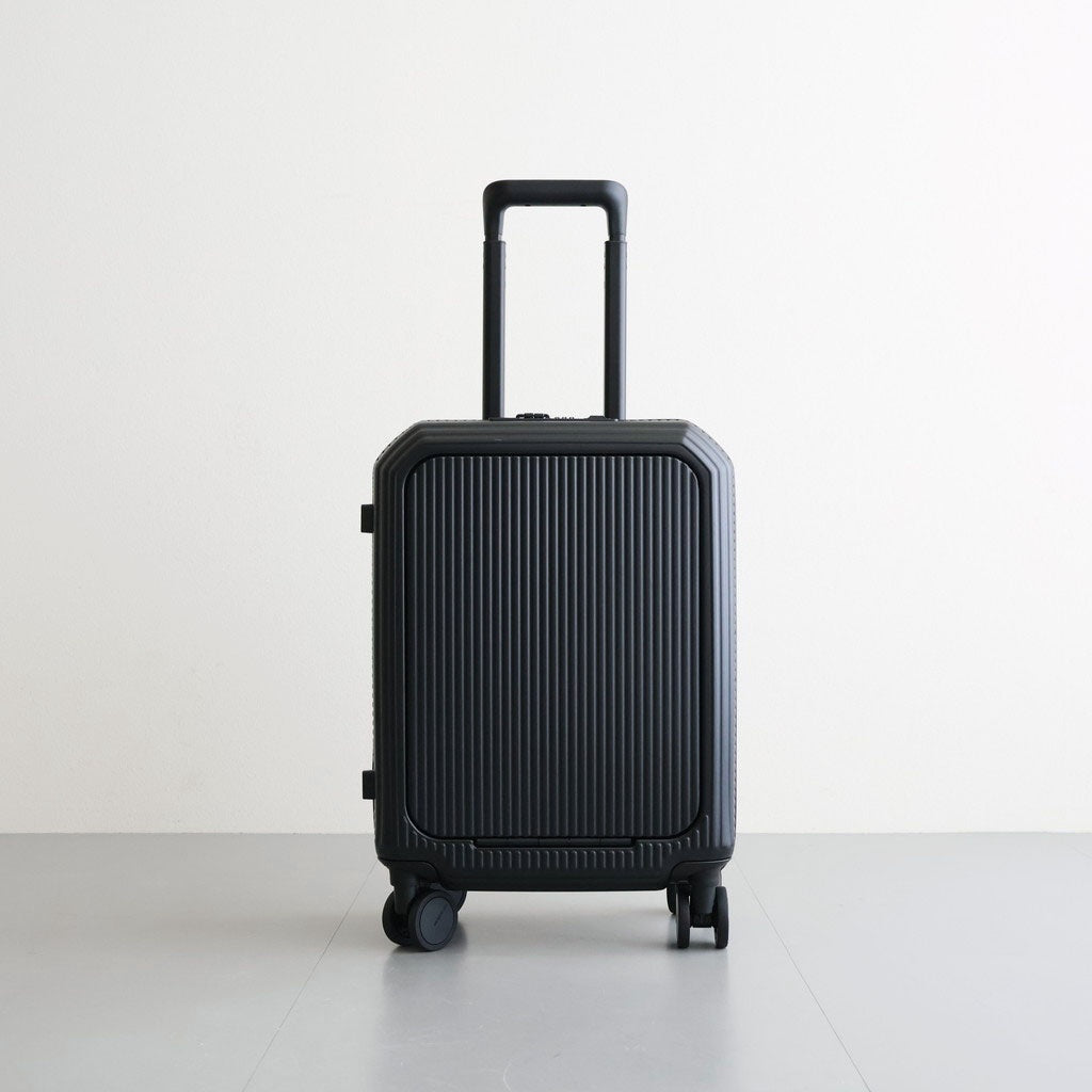 SUITCASE PRO OCTA 30 #GAIA BLACK [PR-5072-011]