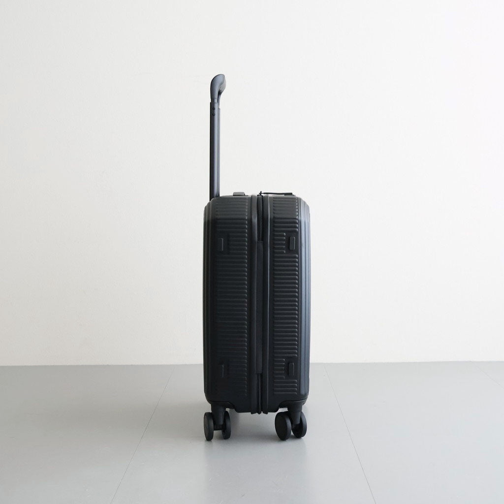 SUITCASE PRO OCTA 30 #GAIA BLACK [PR-5072-011]