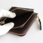 L字型ZIP財布 - OUTSIDE POCKET #BROWN [8Z-X031-051]