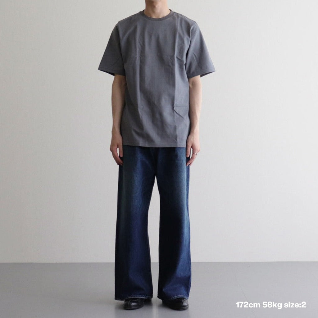 グレーとブラックのTシャツセット FURRY COLLAR ZIP―UP T―SHIRT