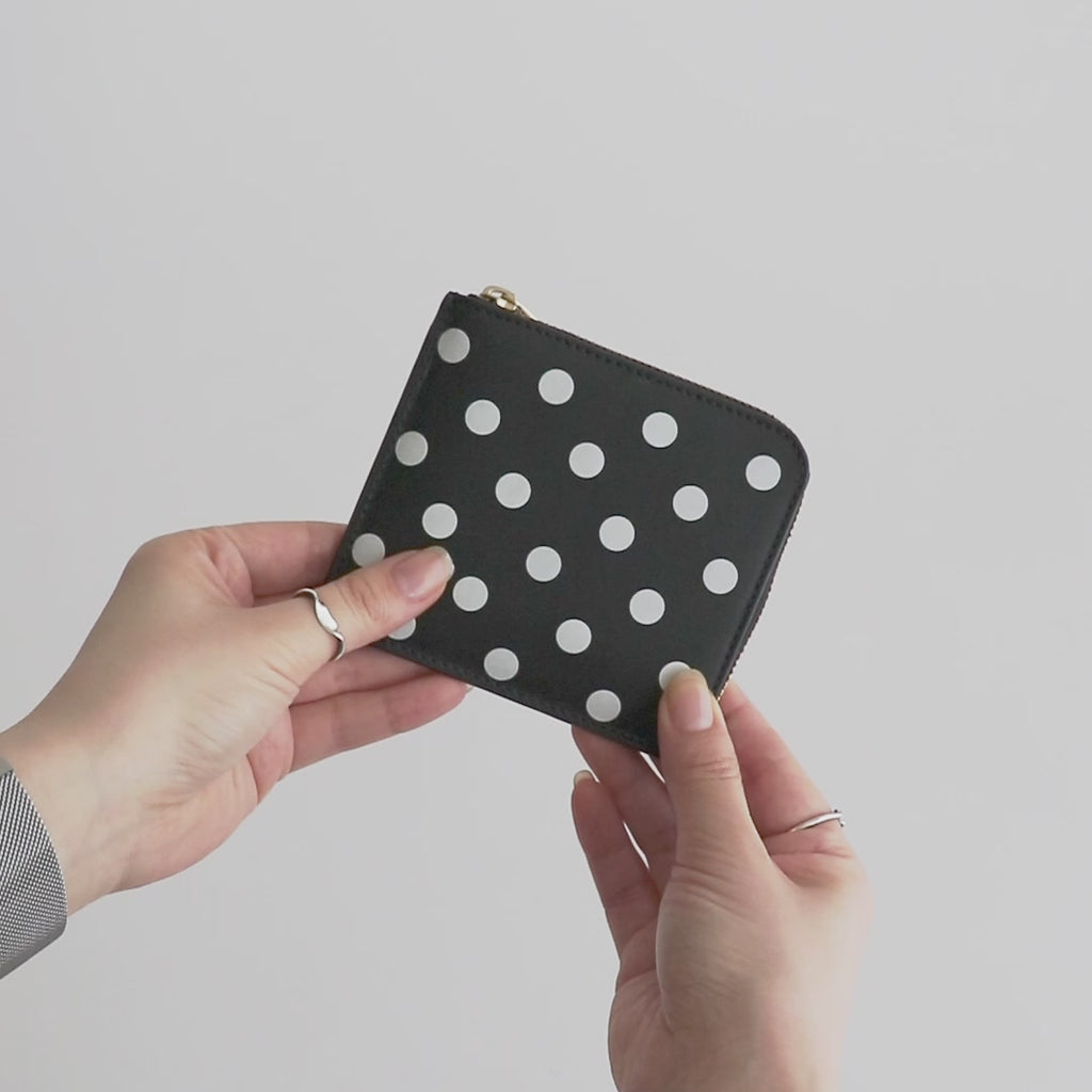 L字型ZIP財布 - DOTS PRINTED LEATHER LINE #BLACK [8Z-E031-051]