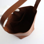 LEATHER SHOULDER BAG - S MADE BY AETA #BROWN [A26AB01AE]