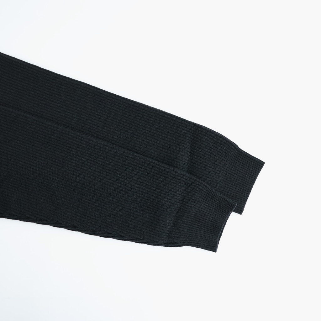 SUPER FINE WOOL RIB KNIT V-NECK P/O #TOP BLACK [A26AV03RK]