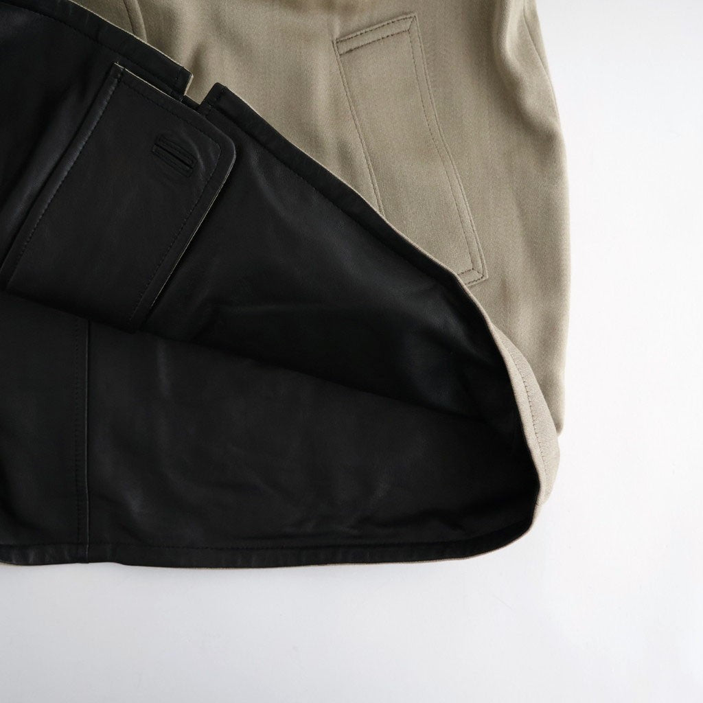 REVERSIBLE WOOL TWISTED TWILL / SHEEP LEATHER HALF COAT #KHAKI BEIGE CHAMBRAY × BLACK [A26AC01AN]