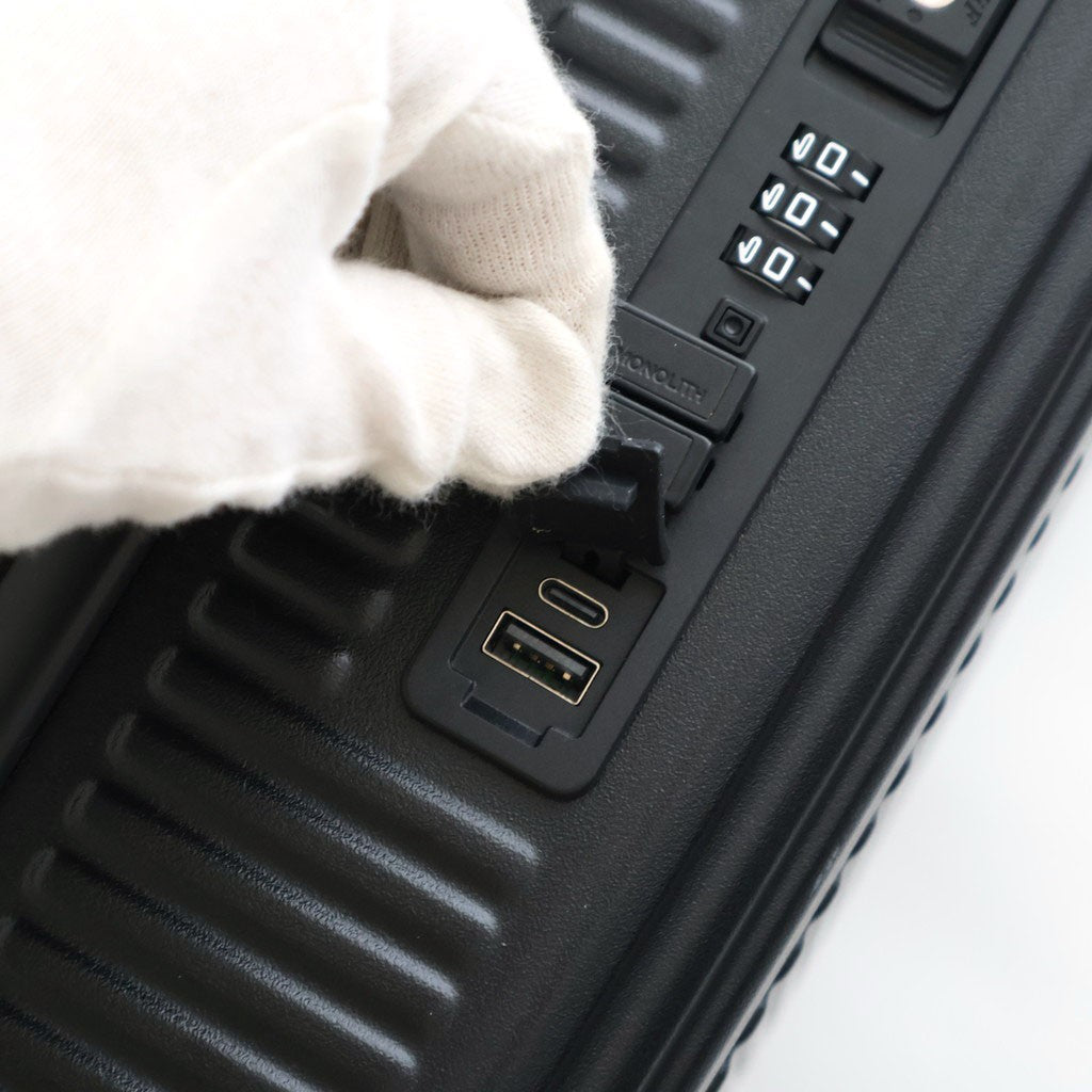 SUITCASE PRO OCTA 30 #GAIA BLACK [PR-5072-011]