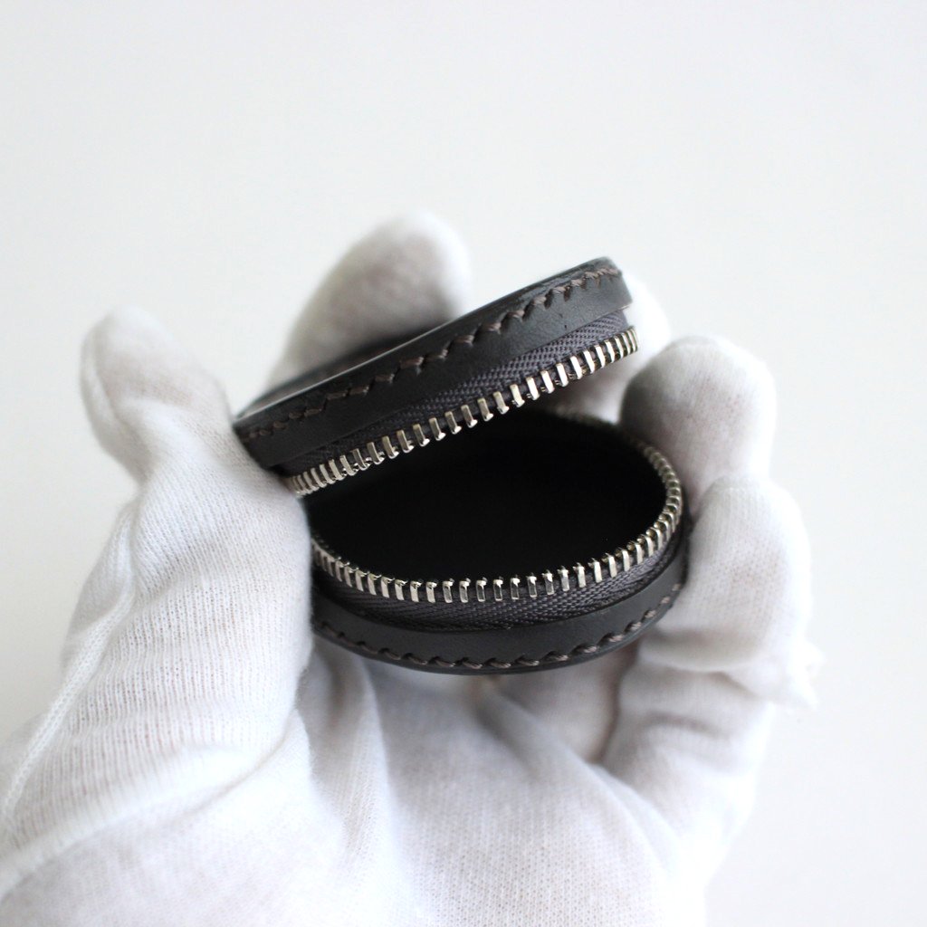 BUCKS OVAL ZIP CASE #CHARCOAL [B01O_CO-15]