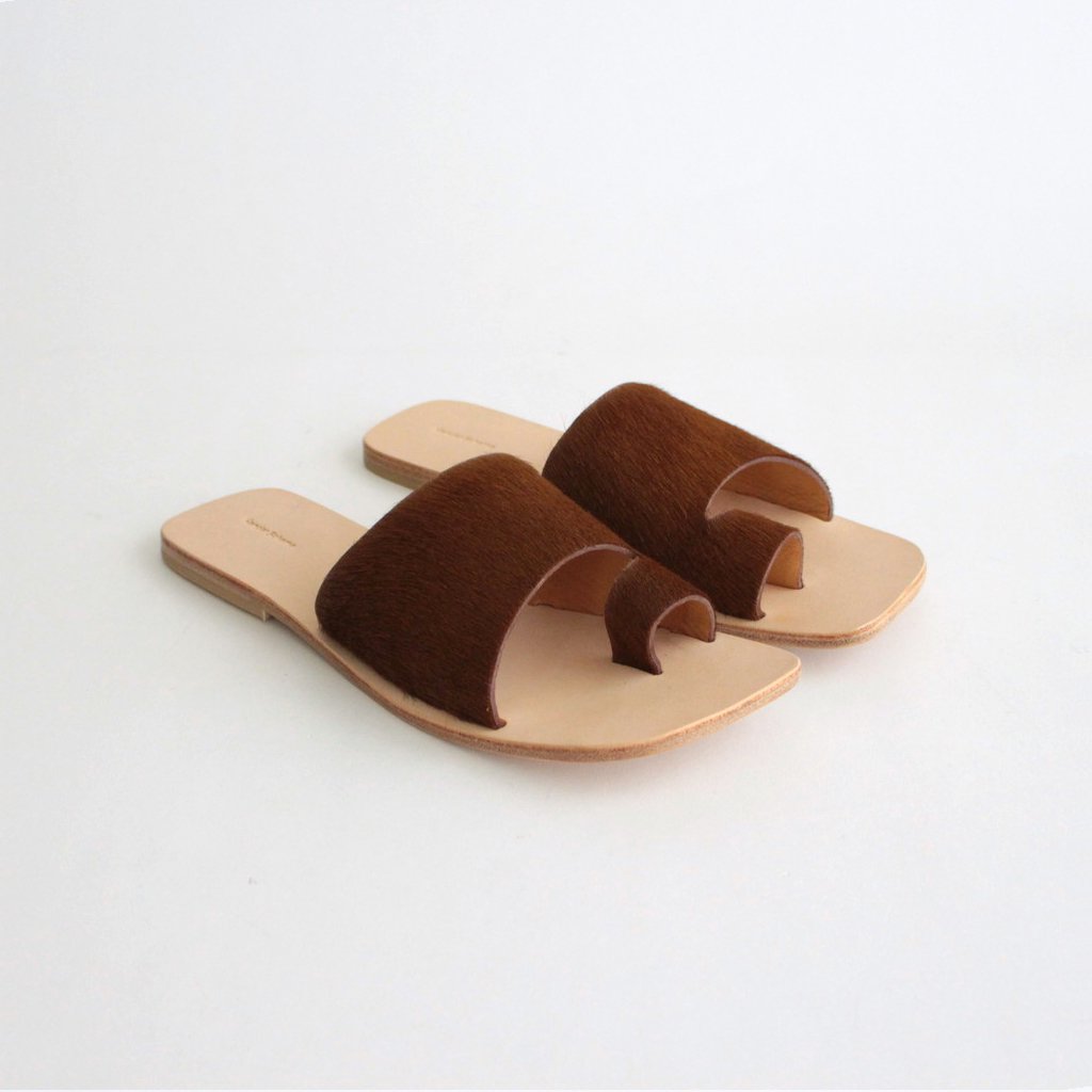 ARJAH #BROWN [ol-s-arj].