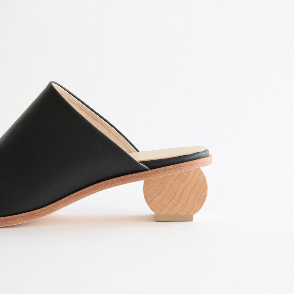 WOOD HEEL MULE_SIDE CIRCLEMAPLE #BLACK [1301sc]