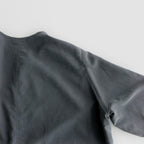 NNCSH | フィブリルレーヨン＆ポリエステル・シャツポプリン ノーカラーセミワイドシャツ #90 SLATE GREY [TG_NC0603SF]