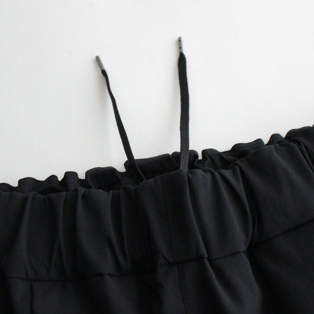 NMTPPT｜マットポリエステル・タイプライター  1タックテーパードイージーパンツ #BLACK [GE_NC0108PF]