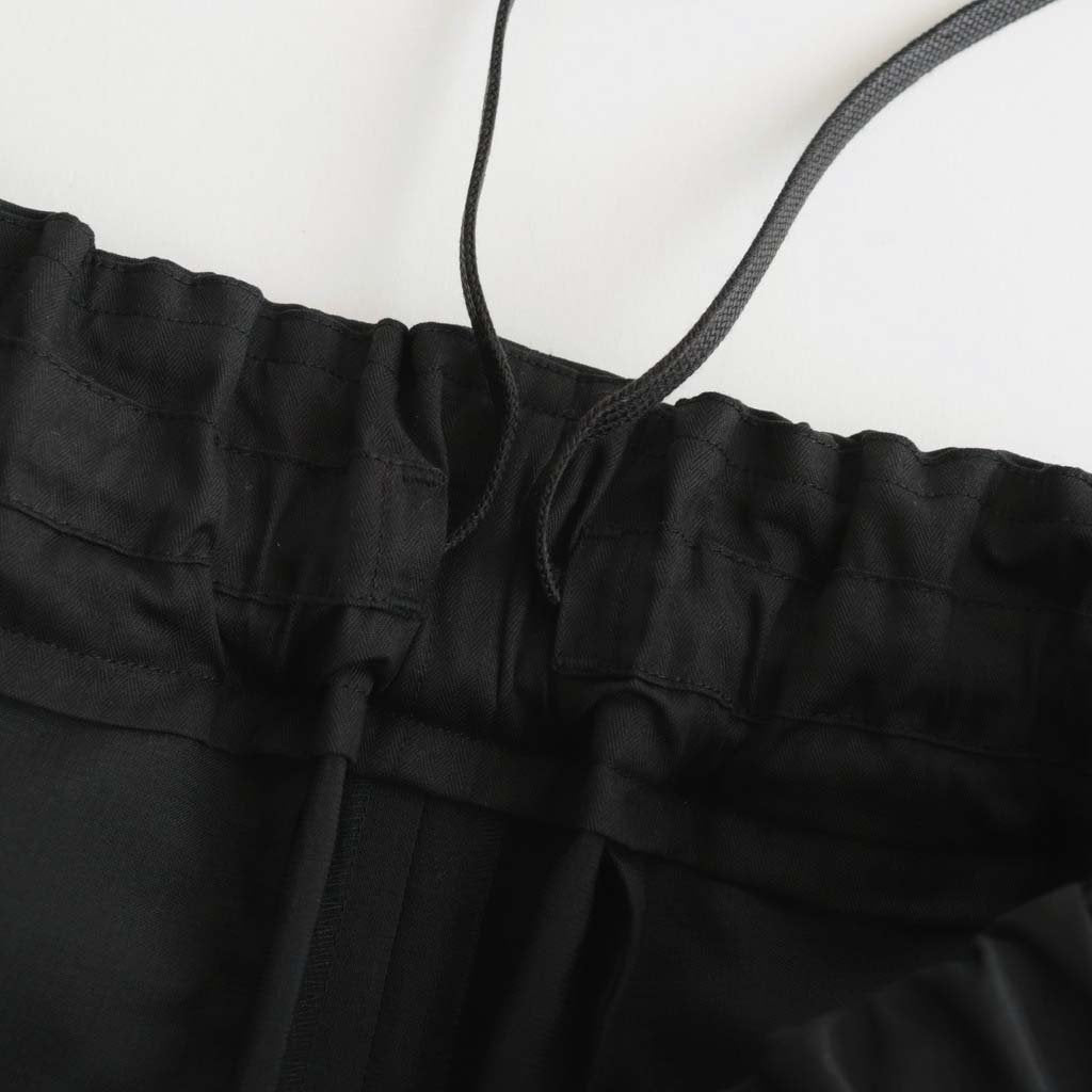 NMTPSPT | 強撚ポリエステル・ストレッチポプリン 1タックハーフパンツ #BLACK [GE_NC0605P5]