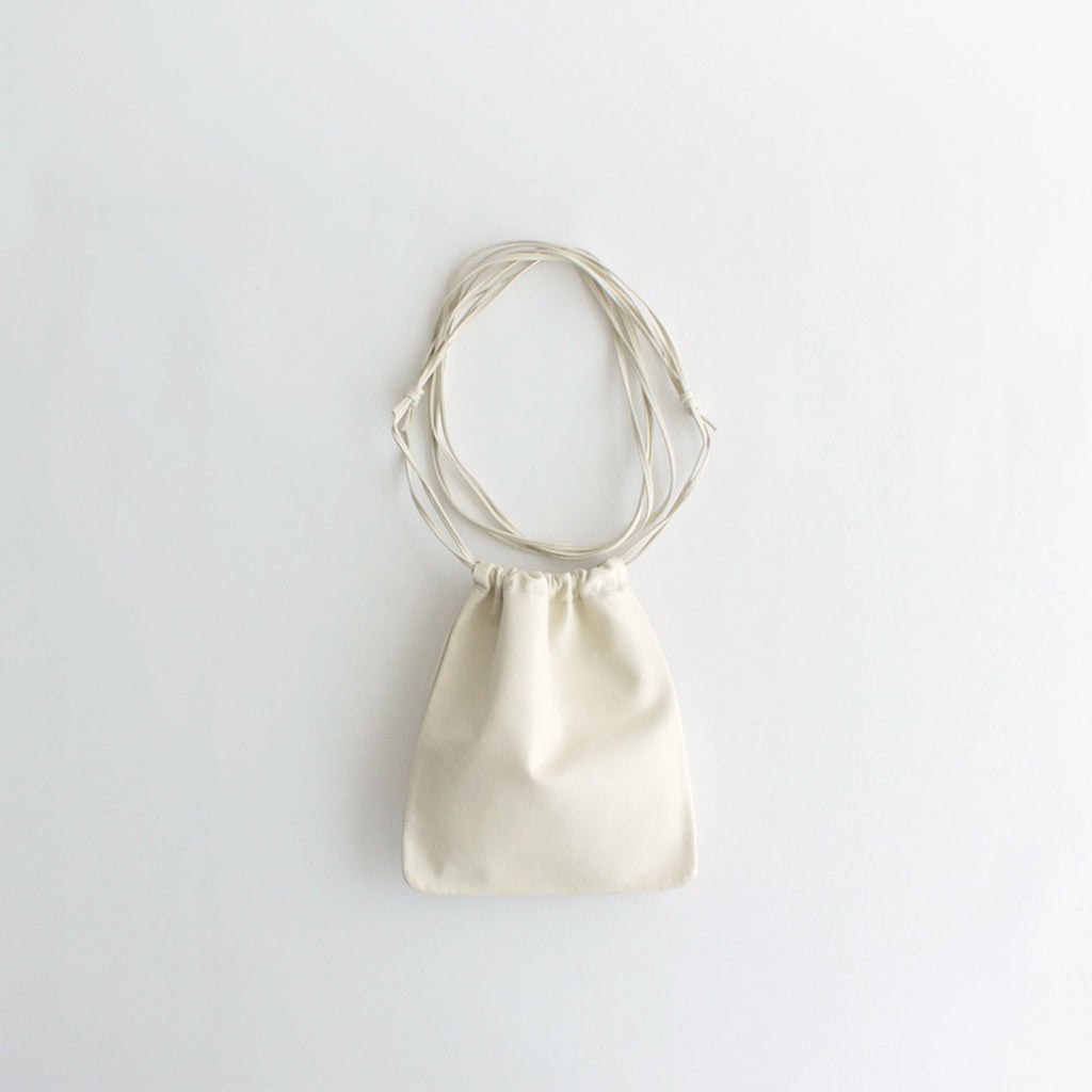 LEATHER SQUARE STRING POUCH #IVORY [A23AB03AE] – ciacura